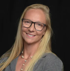 Dr. Lisa Jurmu DC